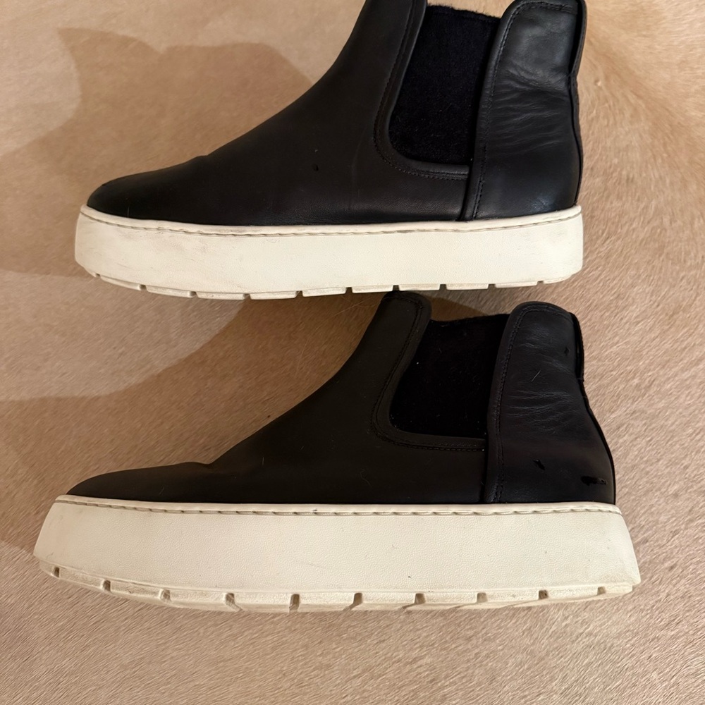 Vince Warren Black slip on boots with white Soles